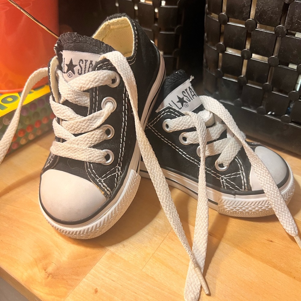 🤎2/15 Converse Chuck Taylor All Star low top Toddler shoes